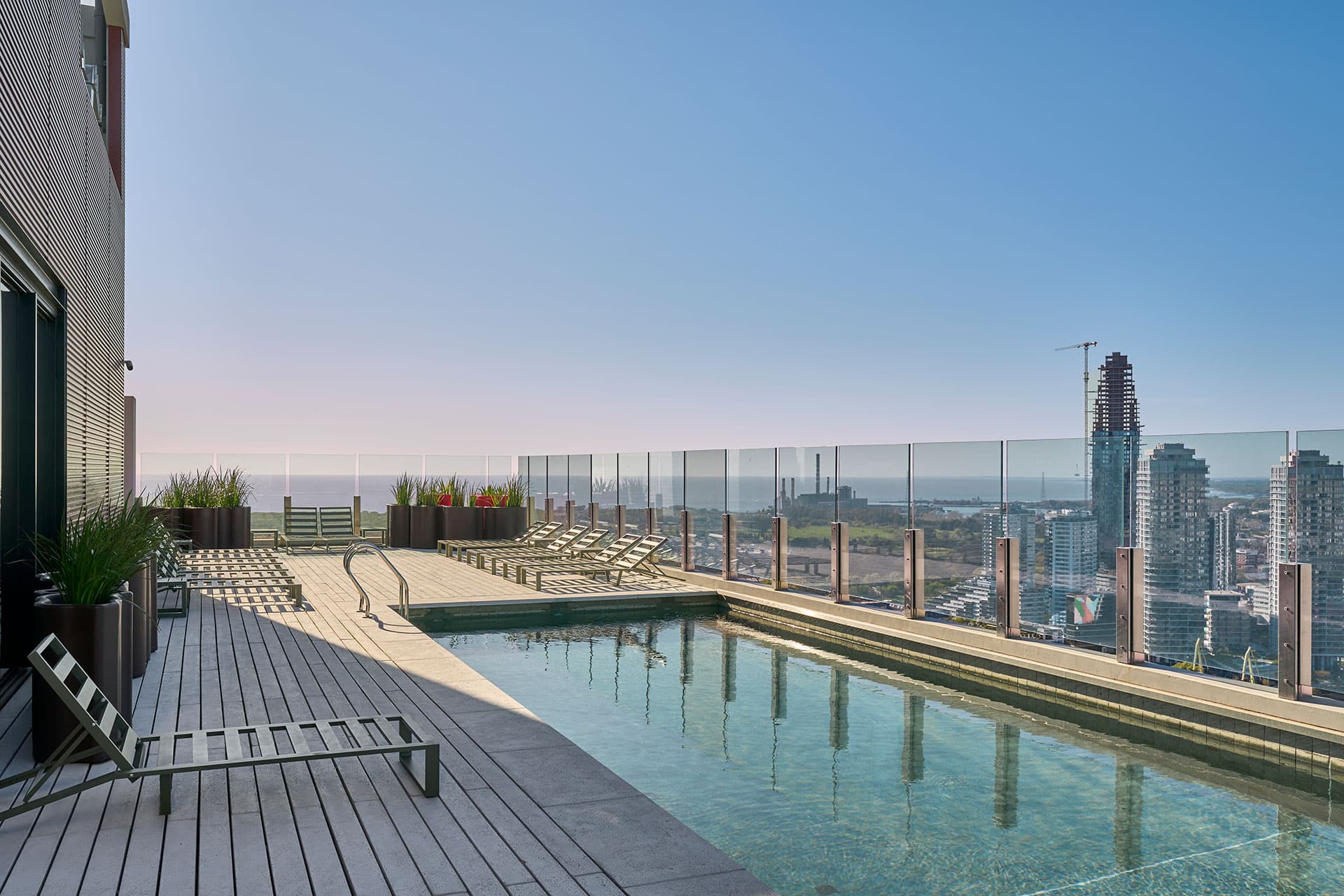 Amenities Quartier Solarium Piscina